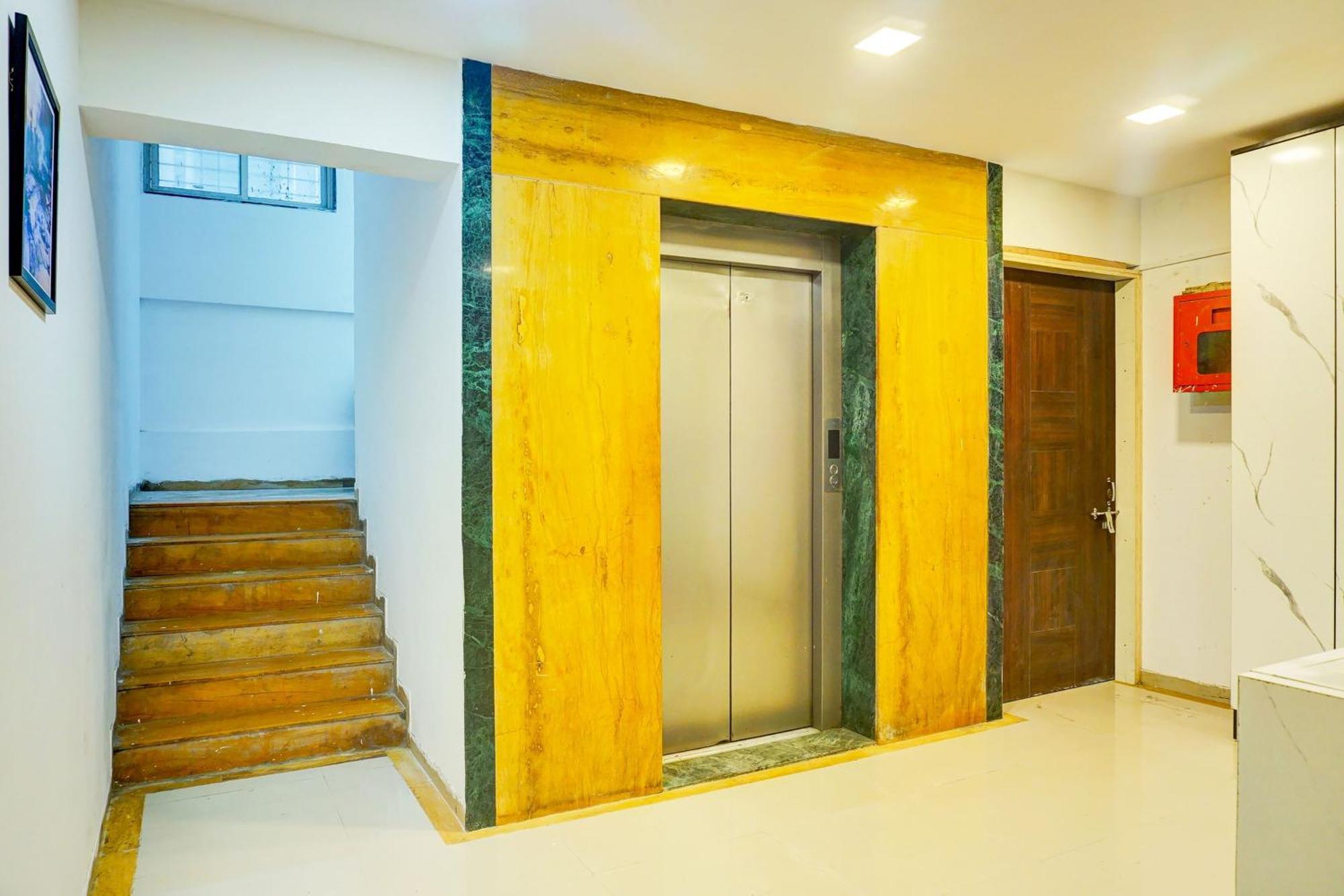 Super Collection O Vardhan Plaza Yerandwane エクステリア 写真